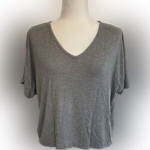 Olivia Rae Cropped Heather Gray V-Neck Cropped Tee Dolman Short Sleeves Size L
